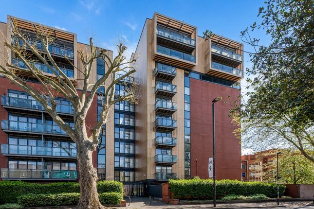 London Road, Isleworth 2 bed flat for sale