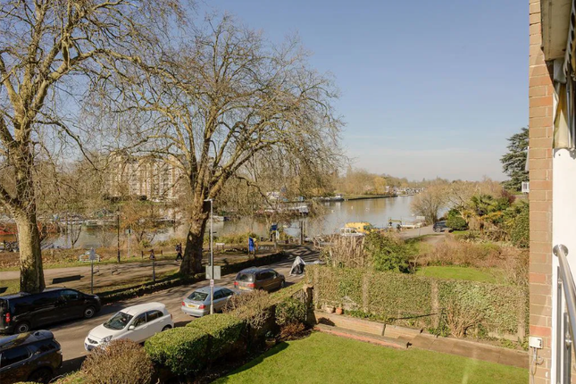 Albany Park Road, Kingston Upon... 2 bed flat for sale