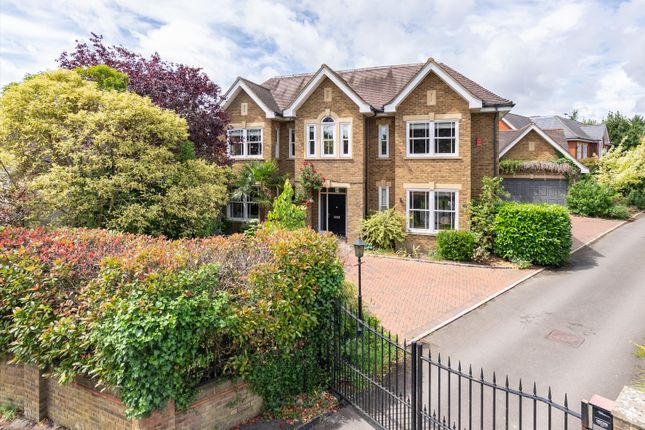 Pony Chase, Cobham, Surrey, KT11 6 bed detached house for sale