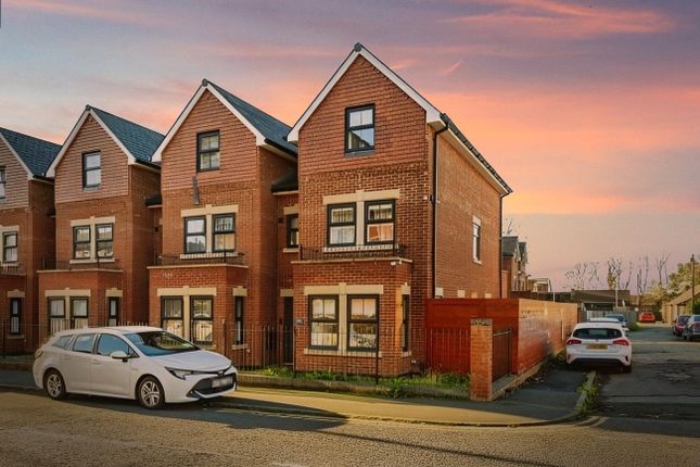 4 bed end terrace house