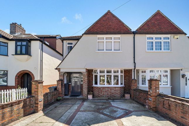 Syon Park Gardens, Isleworth TW7 3 bed semi