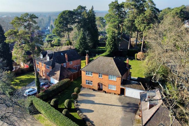 Heatherdale Road, Surrey GU15 4 bed detached house for sale