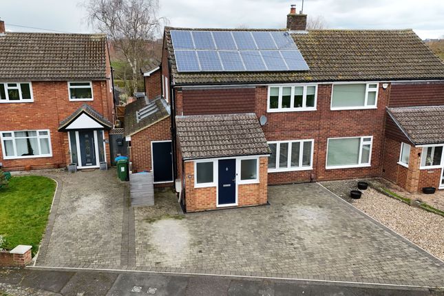 Northfield Road, Aylesbury... 3 bed semi