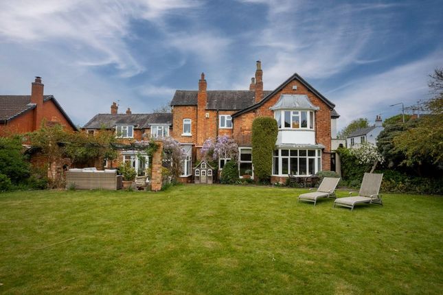 6 bedroom detached house for sale
