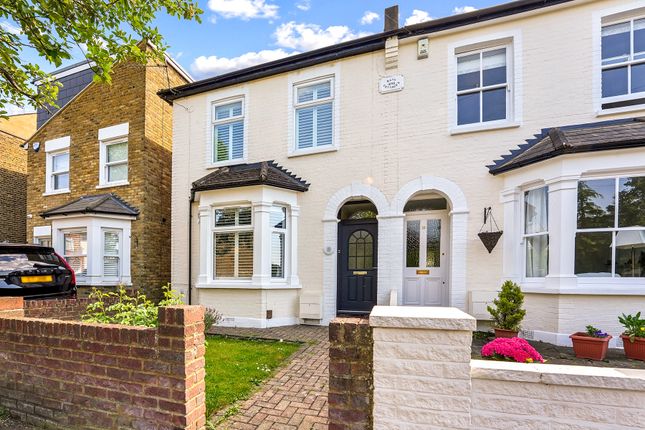 Dennan Road, Surbiton KT6 3 bed semi