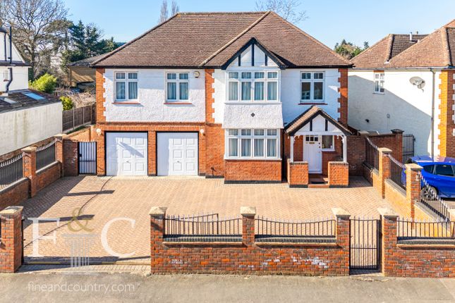 6 bedroom detached house for sale