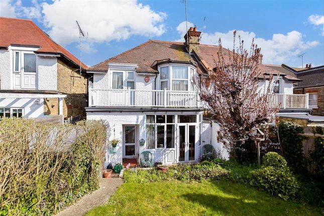 4 bed property