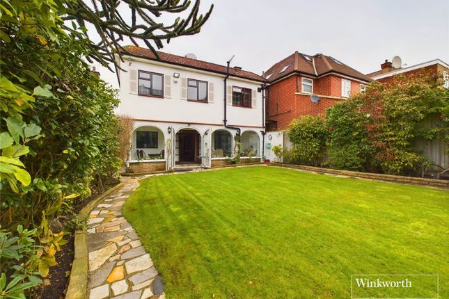 Salmon Street, London NW9 4 bed detached house for sale