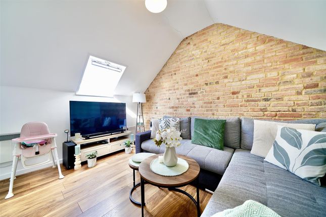3 bedroom flat for sale