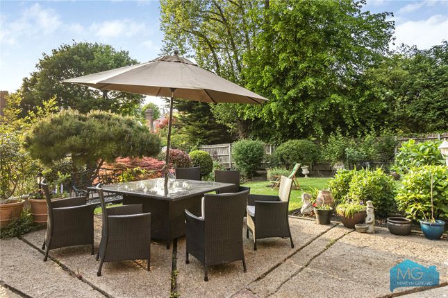 Maresfield Gardens, London, NW3 2 bed apartment for sale