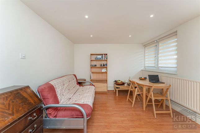 Northumberland Park., Tottenham, London 2 bed flat for sale