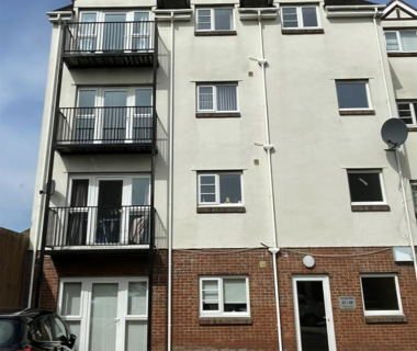 2 bedroom flat for sale