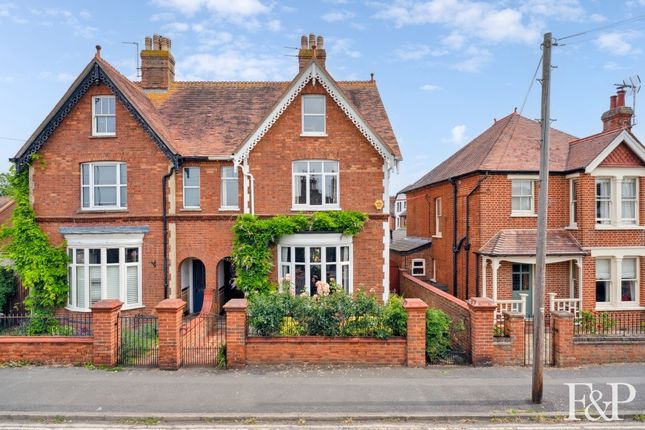 Chinnor Road, Thame, Oxfordshire 5 bed villa for sale