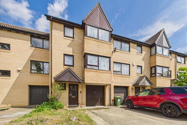 St. Christophers Avenue, Cambridge 4 bed terraced house for sale