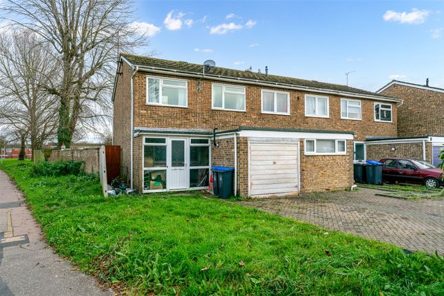 Willow Crescent, Durrington... 3 bed semi