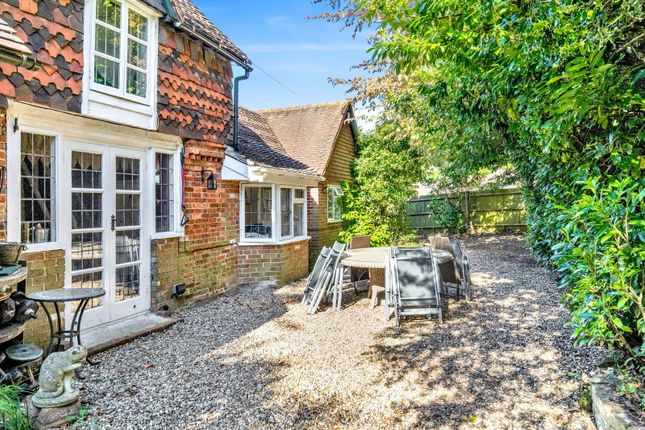 Green Hedges Avenue, East Grinstead RH19 3 bed detached bungalow for sale