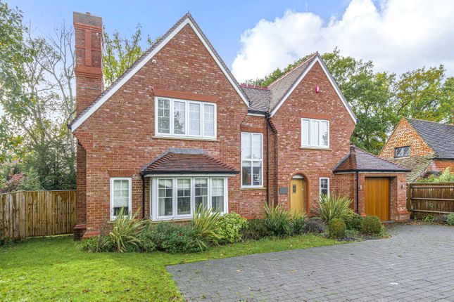 Horsham Road, Cranleigh, GU6 4 bed detached house for sale