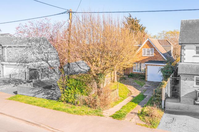 Plumberow Avenue, Hockley SS5 4 bed chalet for sale