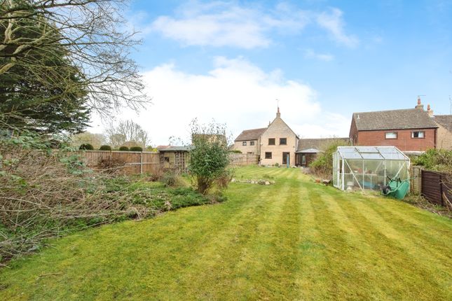 3 bedroom link detached house for sale