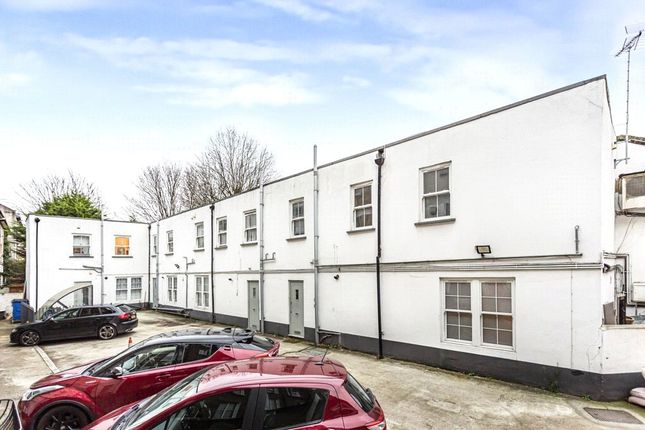 London Stile, London, W4 6 bed terraced house for sale