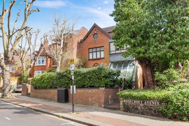 Rosecroft Avenue, Hampstead, London NW3 2 bed apartment for sale