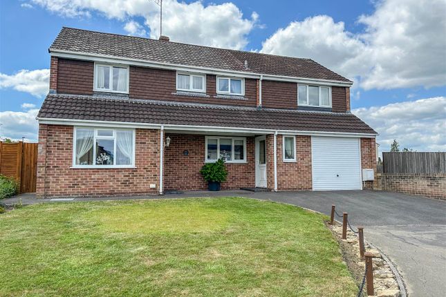 White Lion Park, Malmesbury 4 bed detached house for sale