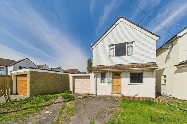 Chestnut Close, Addlestone, Surrey, KT15 2 bed detached house for sale