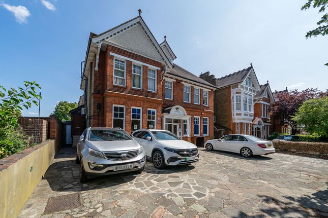 6 bedroom detached house for sale