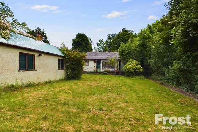 The Embankment, Wraysbury, Berkshire... 3 bed bungalow for sale