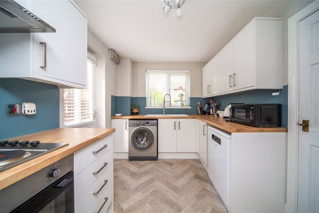 The Curlews, Gravesend, Kent, DA12 3 bed detached house for sale