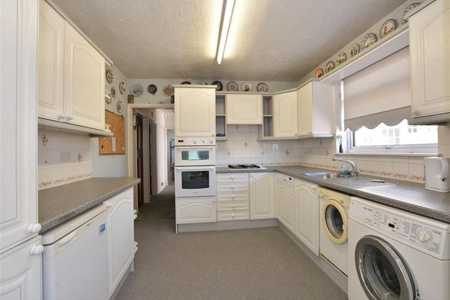 First Avenue, Wickford, Essex 2 bed detached bungalow for sale