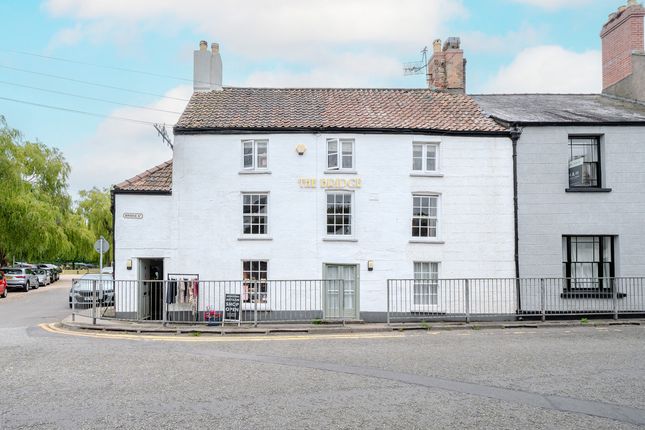 Chepstow NP16 4 bed end of terrace house for sale