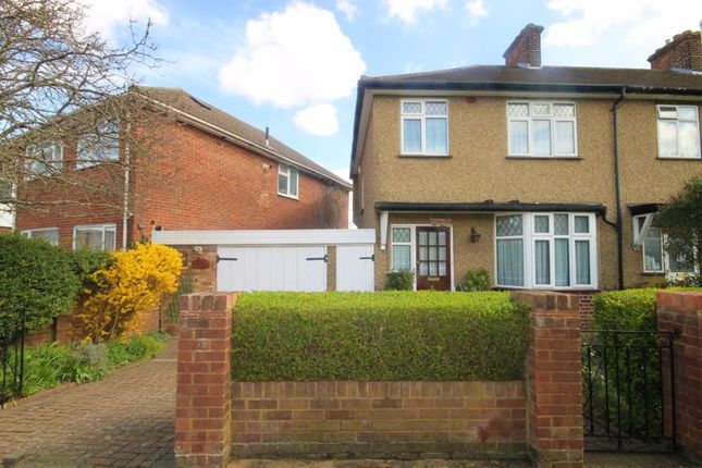 Windmill Lane, Greenford 3 bed terraced house for sale