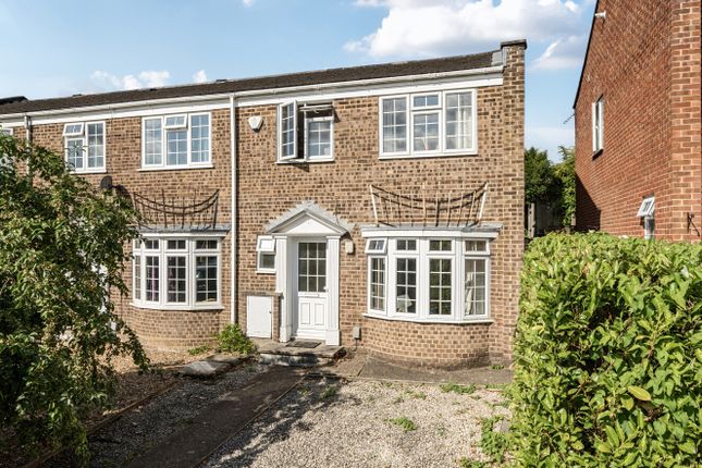 Lynwood, Surrey GU2 3 bed end of terrace house for sale