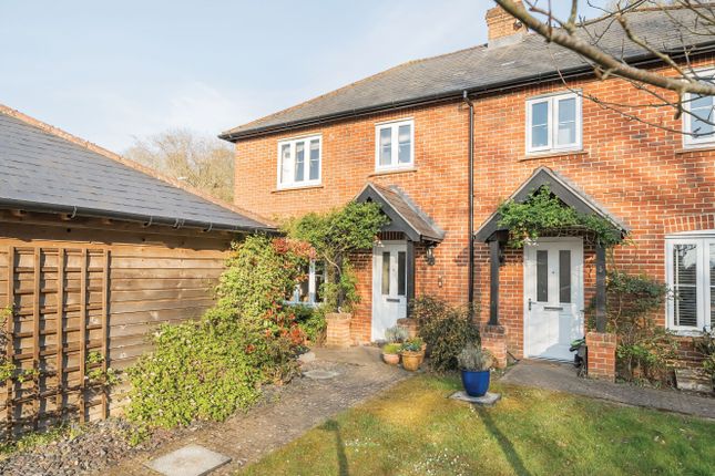 Bakeland Gardens, Alresford... 3 bed semi