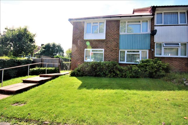 Vernon Crescent, East Barnet, EN4 2 bed maisonette for sale