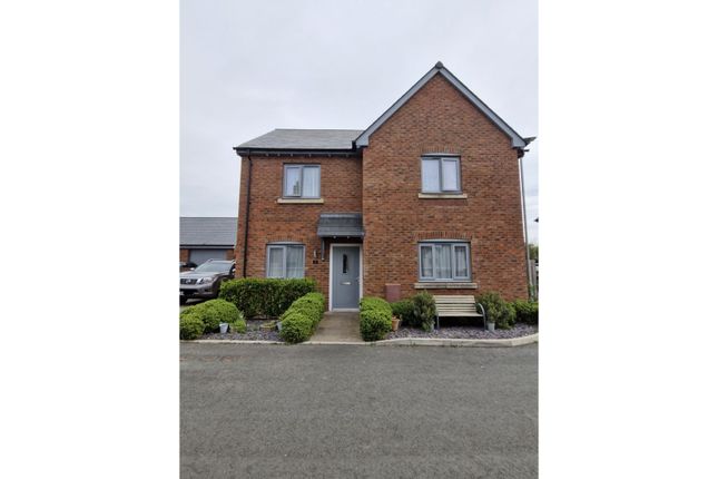 4 bed detached house