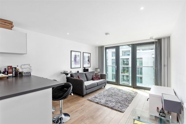 Waterside Way, London, N17 1 bed apartment for sale