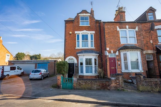 4 bedroom end of terrace house for sale