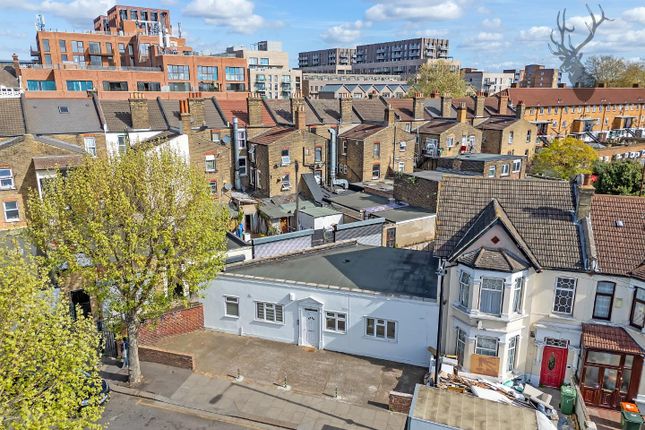 Central Park Road, London 3 bed apartment for sale