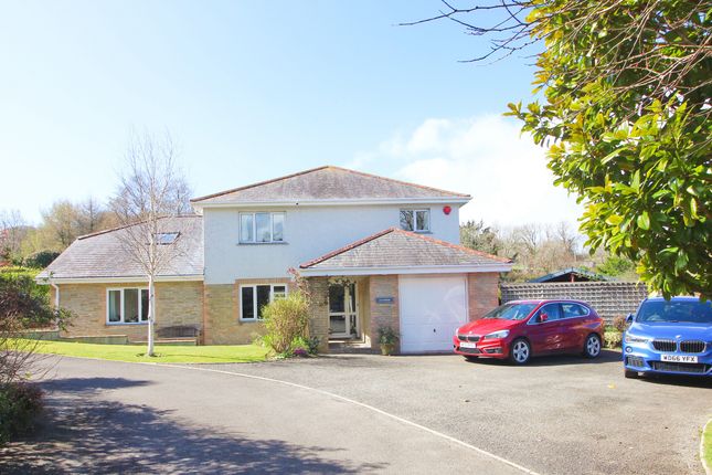 5 bed detached house