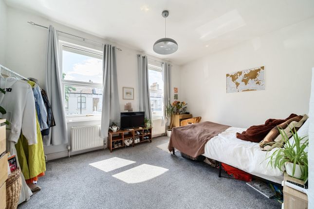 Pennethorne Road, Peckham, London 3 bed terraced house for sale