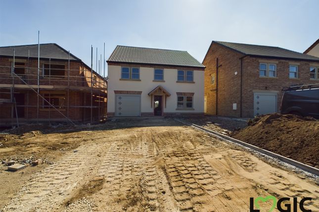 4 bed detached house