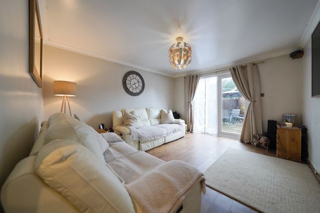 1 bedroom maisonette for sale