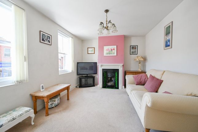 Market Place, Ringwood, BH24 2 bed flat for sale