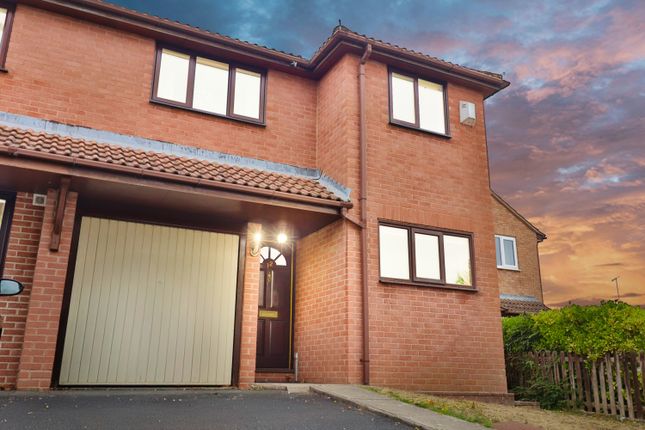 Peterborough Close, WR5 1PW 3 bed detached house for sale