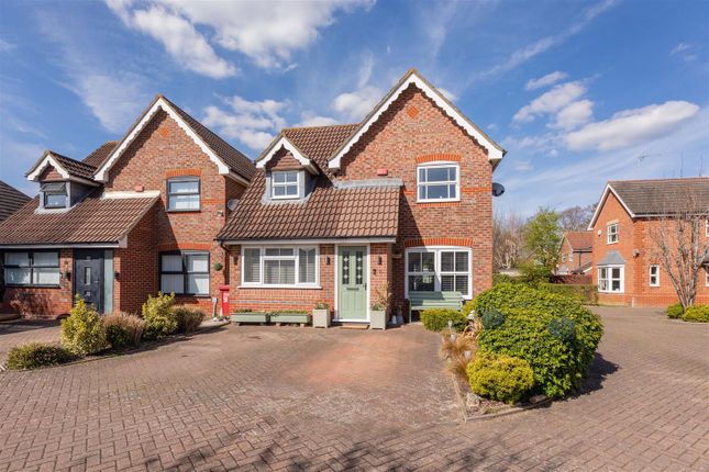 Richards Way, Cippenham 3 bed detached house for sale