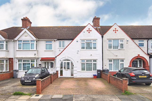 Clevedon Gardens, Cranford TW5 3 bed terraced house for sale