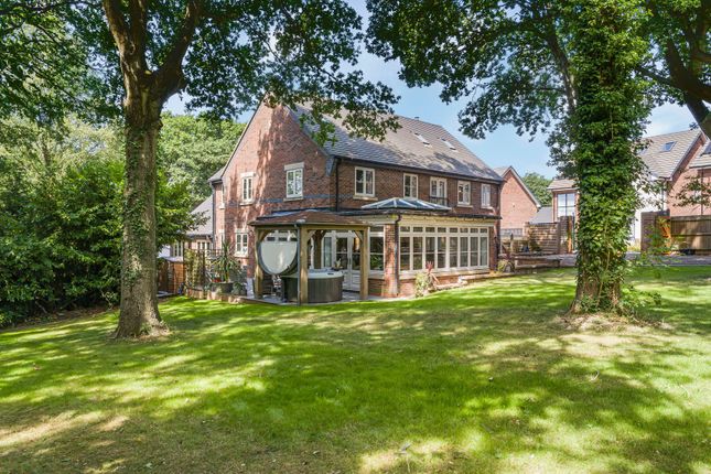 6 bedroom detached house for sale