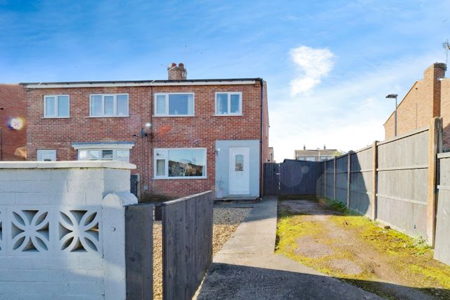 Camborne Crescent, Retford DN22 3 bed semi
